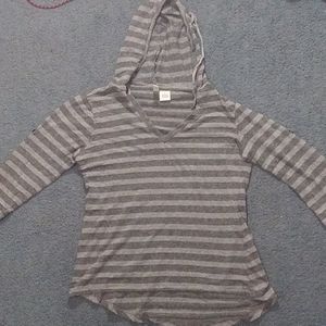 Stripped quarter sleeve top